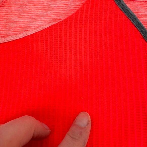 Under Armour Heat Gear Loose Hot Pink Orange Racerback Tank‎ Top SMALL  Workout - Picture 3 of 8